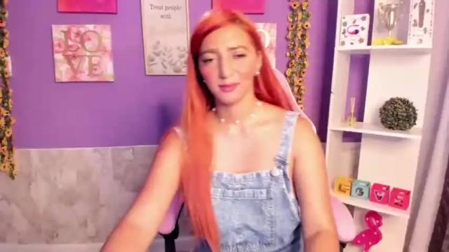 Image 4 of julietacollins_ Stream on Chaturbate on 14 months ago