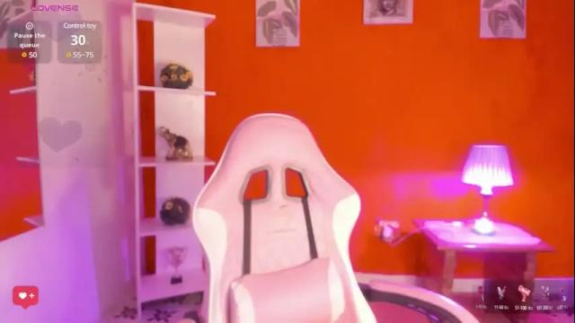 Image 8 of julietacollins_ Stream on Chaturbate on 2 months ago