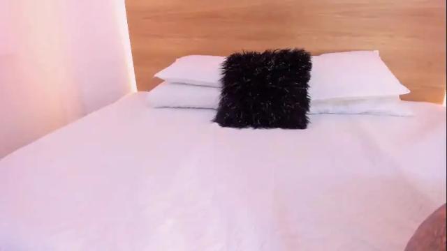 Image 11 of julietahazze Stream on Chaturbate on 10 days ago