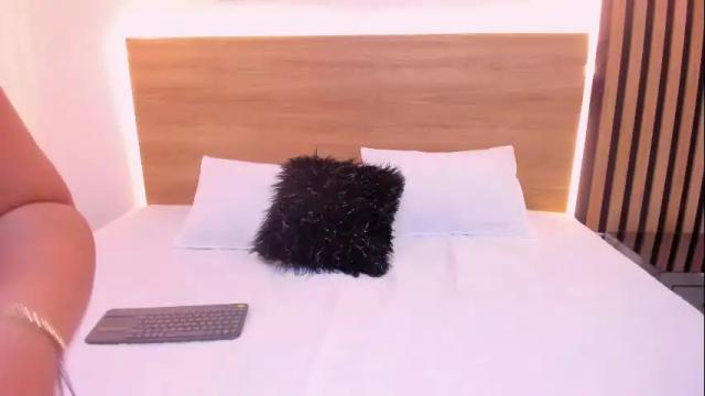 Image 4 of julietahazze Stream on Chaturbate on 10 days ago
