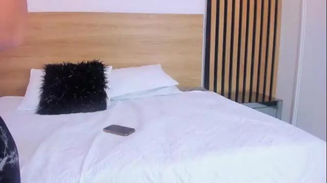 Image 8 of julietahazze Stream on Chaturbate on 9 days ago