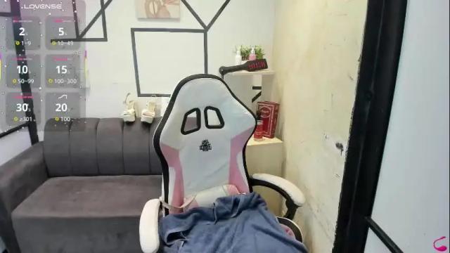 Image 11 of julietakane Stream on Chaturbate on 29 days ago