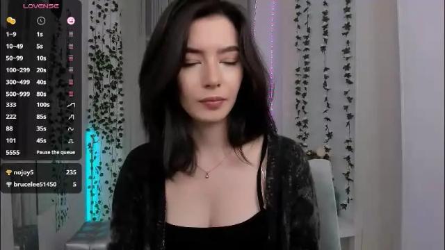 Image 6 of julietaromaniss Stream on Chaturbate on 26 days ago