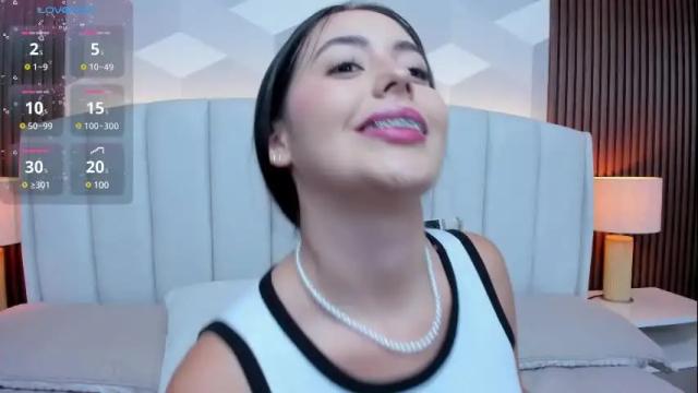 Image 8 of julietasantos__ Stream on Chaturbate on 1 month ago