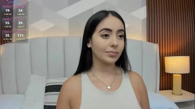 Image 4 of julietasantos__ Stream on Chaturbate on 25 days ago