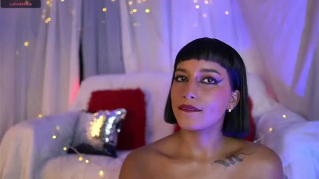 Image 6 of julietawinona Stream on Chaturbate on 15 months ago