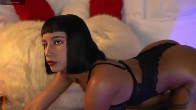 Image 7 of julietawinona Stream on Chaturbate on 13 months ago