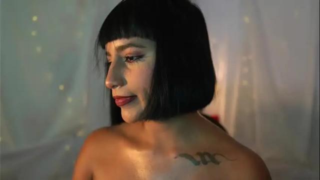 Image 8 of julietawinona Stream on Chaturbate on 11 days ago