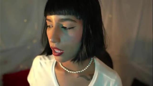 Image 8 of julietawinona Stream on Chaturbate on 10 days ago