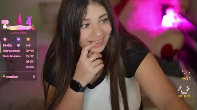 Image 7 of julietdream Stream on Chaturbate on 2 months ago