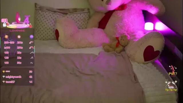 Image 12 of julietdream Stream on Chaturbate on 2 months ago