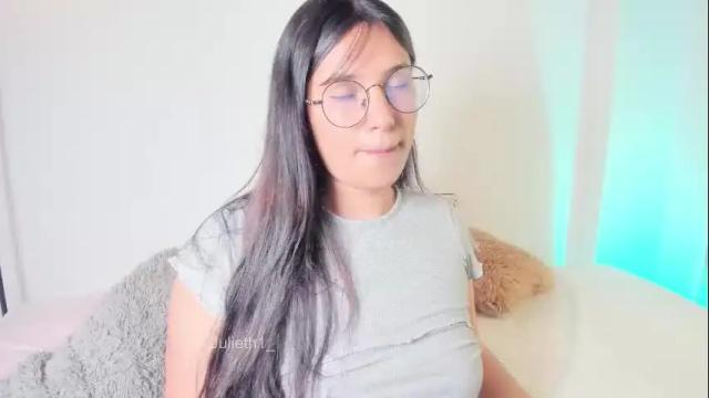 Image 6 of julieth1_ Stream on Chaturbate on 29 days ago