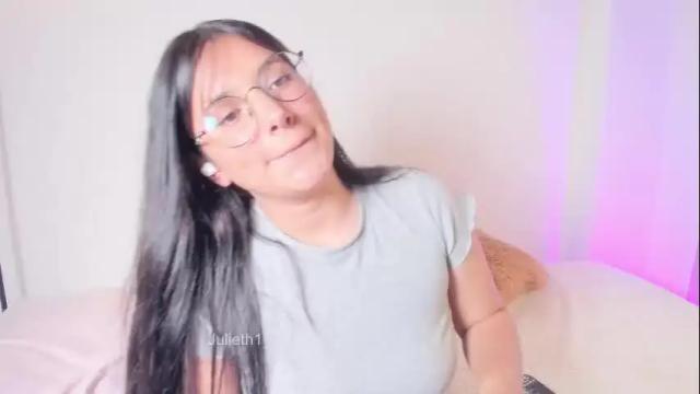 Image 7 of julieth1_ Stream on Chaturbate on 29 days ago
