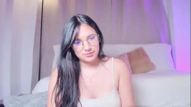 Image 11 of julieth1_ Stream on Chaturbate on 25 days ago
