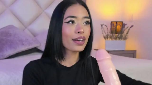 Image 3 of julietha_3 Stream on Chaturbate on 13 months ago