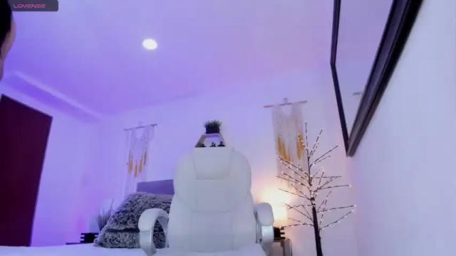 Image 11 of julietha_dubois Stream on Chaturbate on 18 months ago