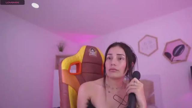 Image 7 of julietha_dubois Stream on Chaturbate on 15 months ago