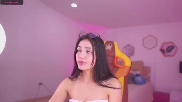 Image 11 of julietha_dubois Stream on Chaturbate on 15 months ago