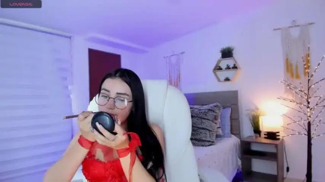 Image 10 of julietha_dubois Stream on Chaturbate on 15 months ago