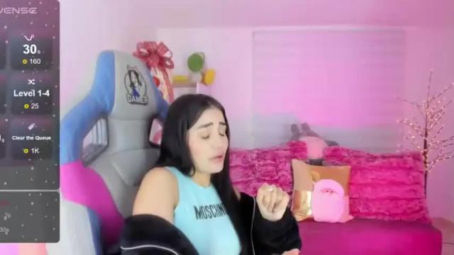 Image 3 of julietha_dubois Stream on Chaturbate on 14 months ago