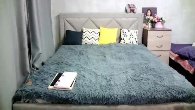 Image 2 of julietkalen Stream on Chaturbate on 13 months ago