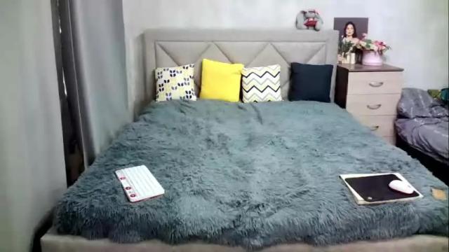 Image 12 of julietkalen Stream on Chaturbate on 13 months ago