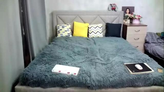 Image 4 of julietkalen Stream on Chaturbate on 13 months ago