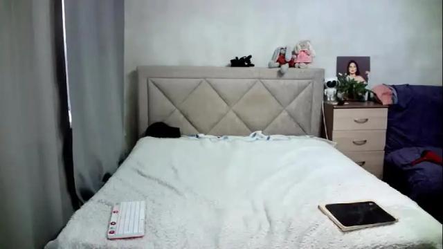 Image 12 of julietkalen Stream on Chaturbate on 29 days ago