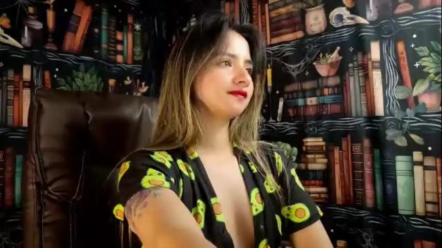 Image 2 of julietta__jackson Stream on Chaturbate on 2 months ago