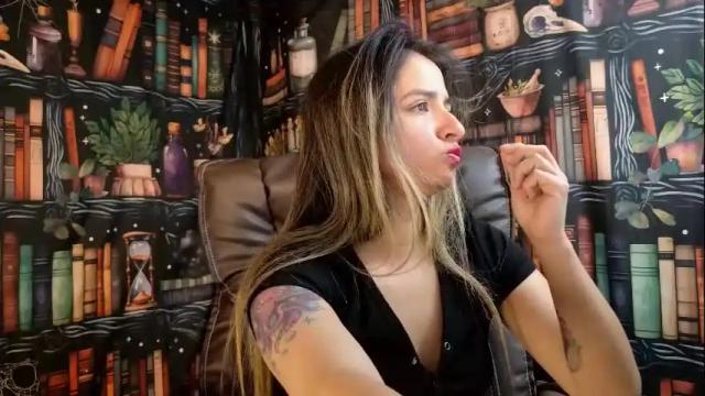 Image 8 of julietta__jackson Stream on Chaturbate on 2 months ago