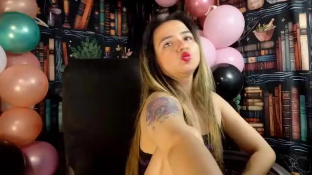 Image 7 of julietta__jackson Stream on Chaturbate on 2 months ago