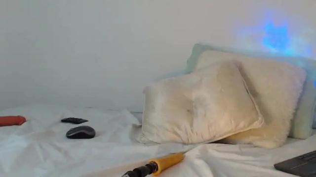 Image 12 of julietta_dooren Stream on Chaturbate on 17 months ago