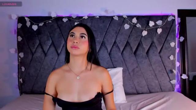 Image 4 of julietta_evans_ Stream on Chaturbate on 14 months ago