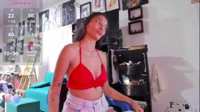Image 6 of juliette_sweet05 Stream on Chaturbate on 1 month ago