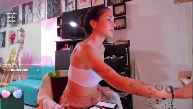 Image 3 of juliette_sweet05 Stream on Chaturbate on 1 month ago