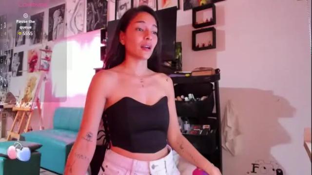 Image 2 of juliette_sweet05 Stream on Chaturbate on 1 month ago