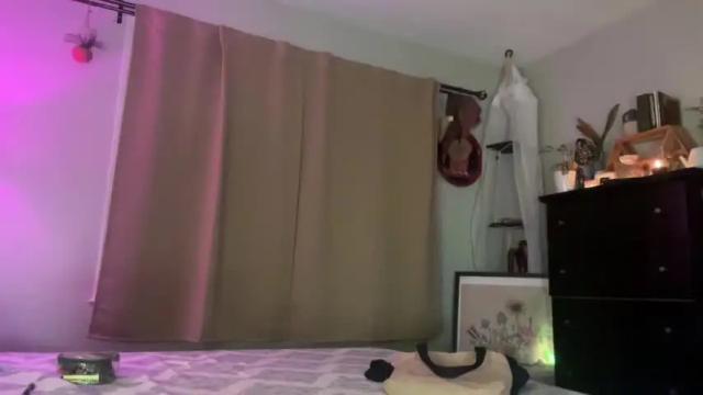 Image 12 of juliettejade Stream on Chaturbate on 17 months ago