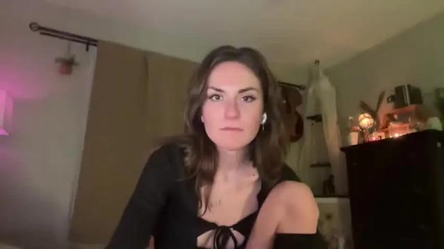 Image 4 of juliettejade Stream on Chaturbate on 17 months ago