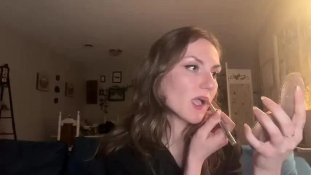 Image 3 of juliettejade Stream on Chaturbate on 15 months ago