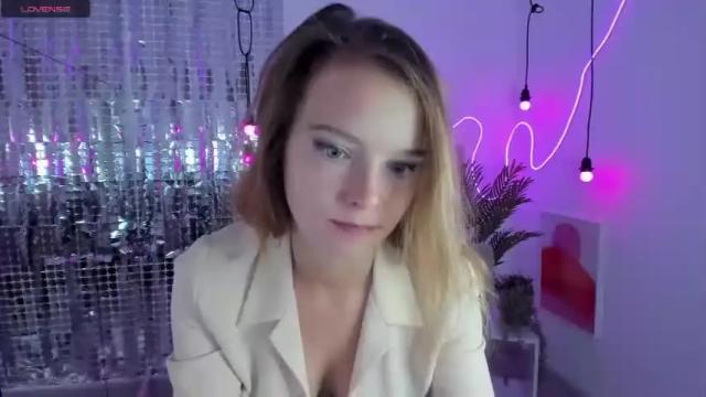 Image 7 of juliettekitten Stream on Chaturbate on 21 months ago