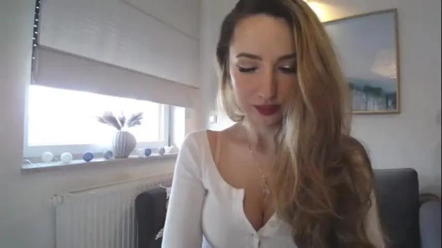 Image 2 of juliettesensual Stream on Chaturbate on 1 month ago