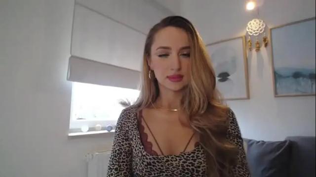 Image 6 of juliettesensual Stream on Chaturbate on 2 months ago