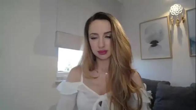Image 3 of juliettesensual Stream on Chaturbate on 6 days ago