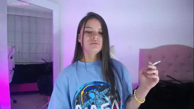 Image 2 of juliieta_swet Stream on Chaturbate on 14 days ago