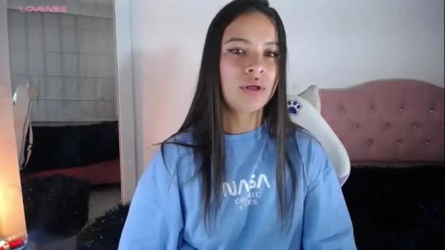 Image 6 of juliieta_swet Stream on Chaturbate on 12 days ago
