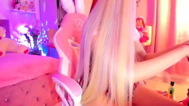 Image 12 of juliipink Stream on Chaturbate on 18 months ago