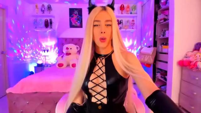 Image 6 of juliipink Stream on Chaturbate on 18 months ago