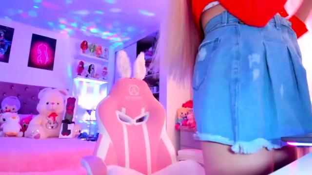Image 11 of juliipink Stream on Chaturbate on 18 months ago