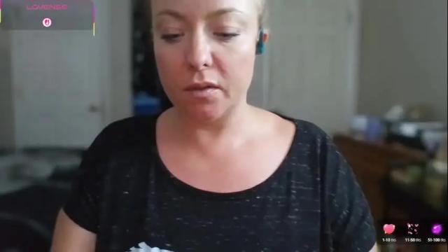Image 12 of julimonroe Stream on Chaturbate on 24 days ago