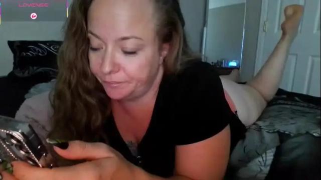 Image 7 of julimonroe Stream on Chaturbate on 20 days ago